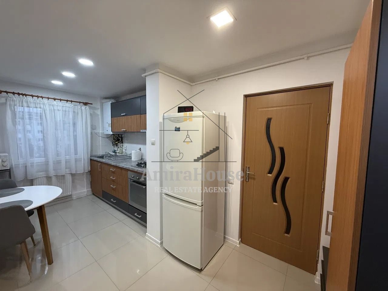 Apartament 3 camere mobilat si 2 garaje zona Bucium - Poză 5