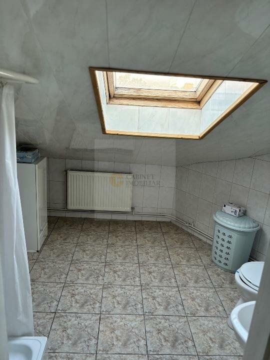 Vilă Spațioasă cu 7 Camere in Domenii – Locație Excelentă - Poză 12