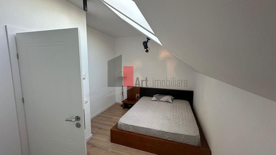 Casa - 5 camere mobilat partial cu 2 locuri de parcare - Poză 14