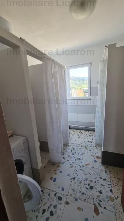 Proprietate in Cristian cu trei constructii+o fundatie,450000euro - Poză 24