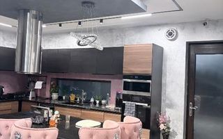 Vila deosebita cu piscina interioară - Poză 12