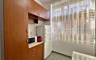 Casă de închiriat cu 3 camere în zona Centrală, Oradea. - Poză 6