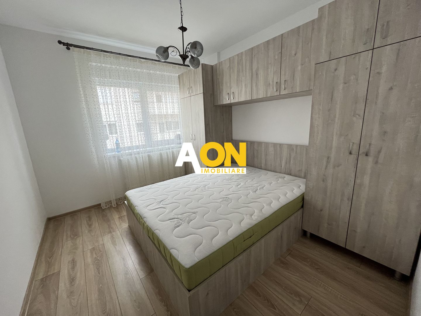 Apartament cu 3 camere de inchiriat, etaj 1, loc de parcare, balcon - Poză 1