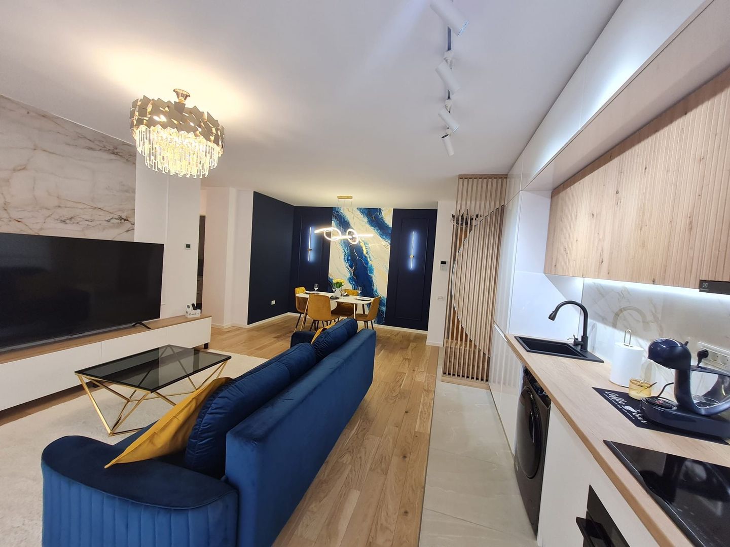 Lux și calitate la 5 minute de Piața Victoriei - Poză 19