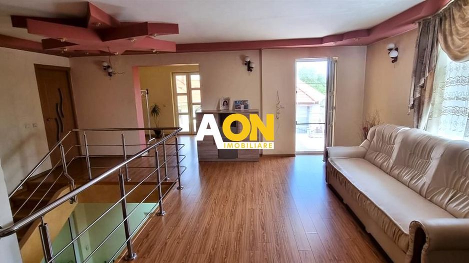 Casa individuala 7 camere Centru - Poză 5