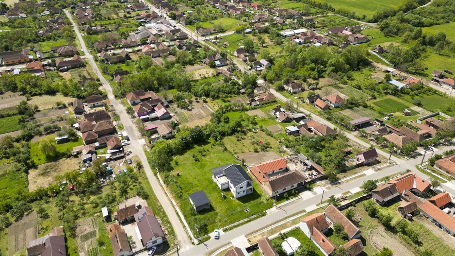 Casă la roșu din BCA de vânzare în Județul Arad - Poză 6