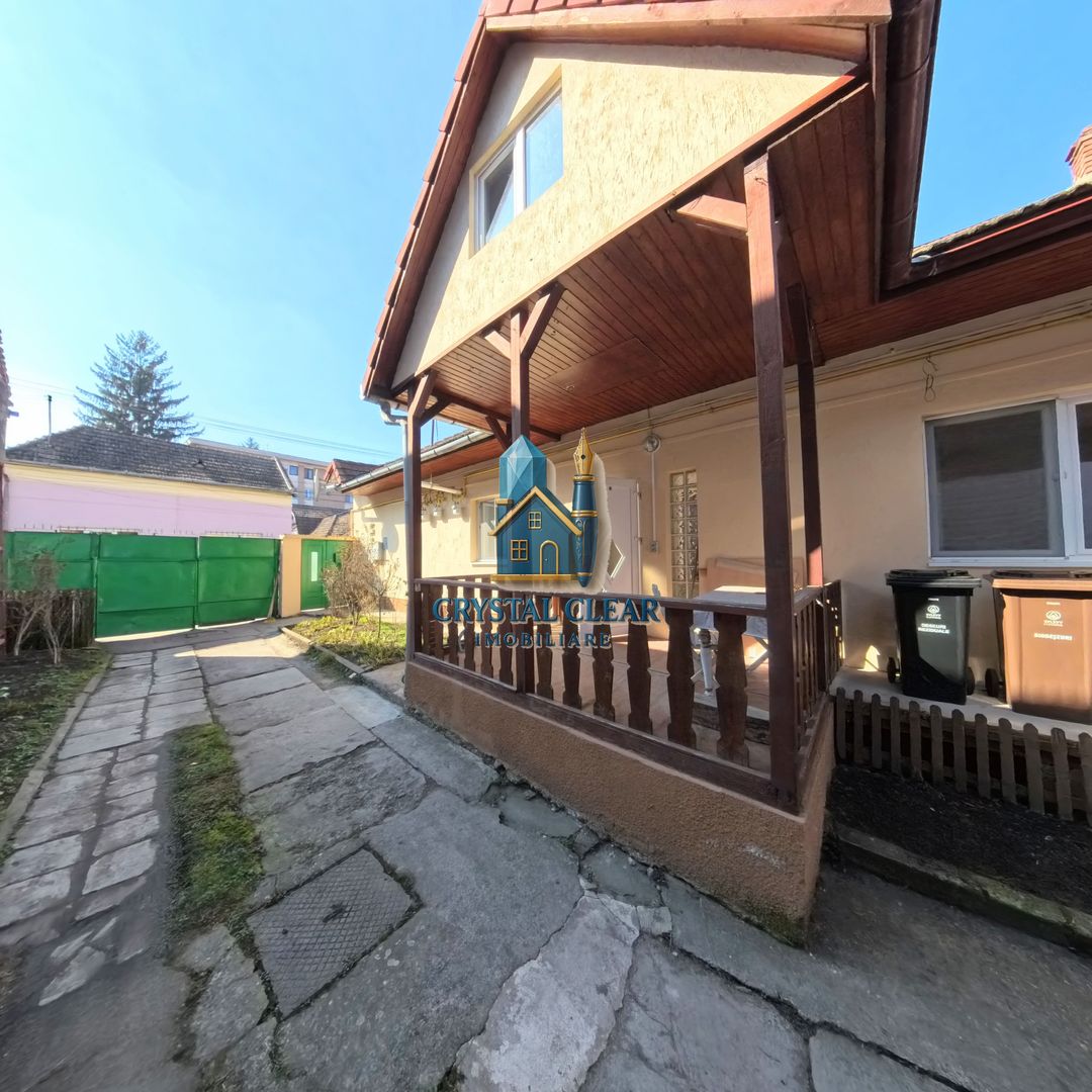Două case în curte comună, 6 camere + 385 teren - zona semicentrală - Poză 19