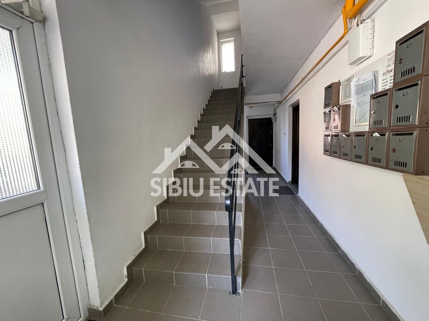 Apartament mobilat utilat 3 camere 2 balcoane–Șelimbar, Brana 123000 e - Poză 7