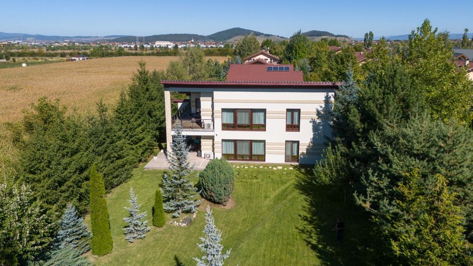 Casă deosebită de vânzare în Sânpetru | Teren 1400 mp - Poză 38