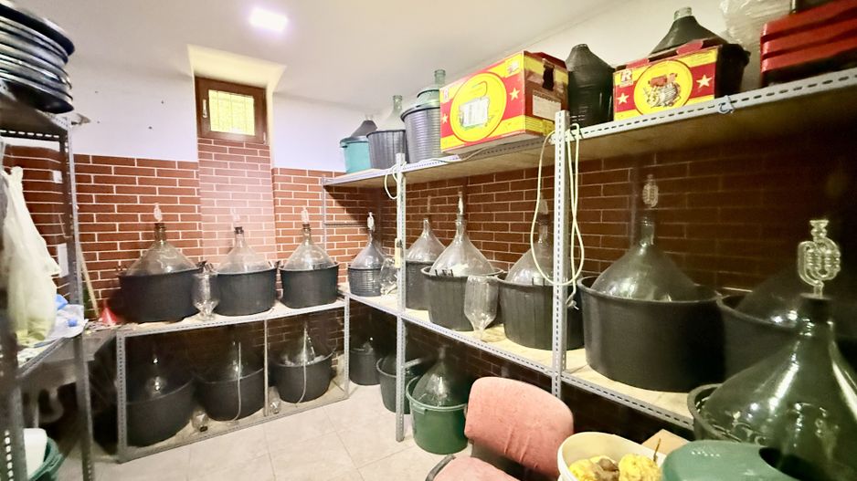 Piata Unirii Fantani Vila  500 mp utili curte 204 mp - Poză 21