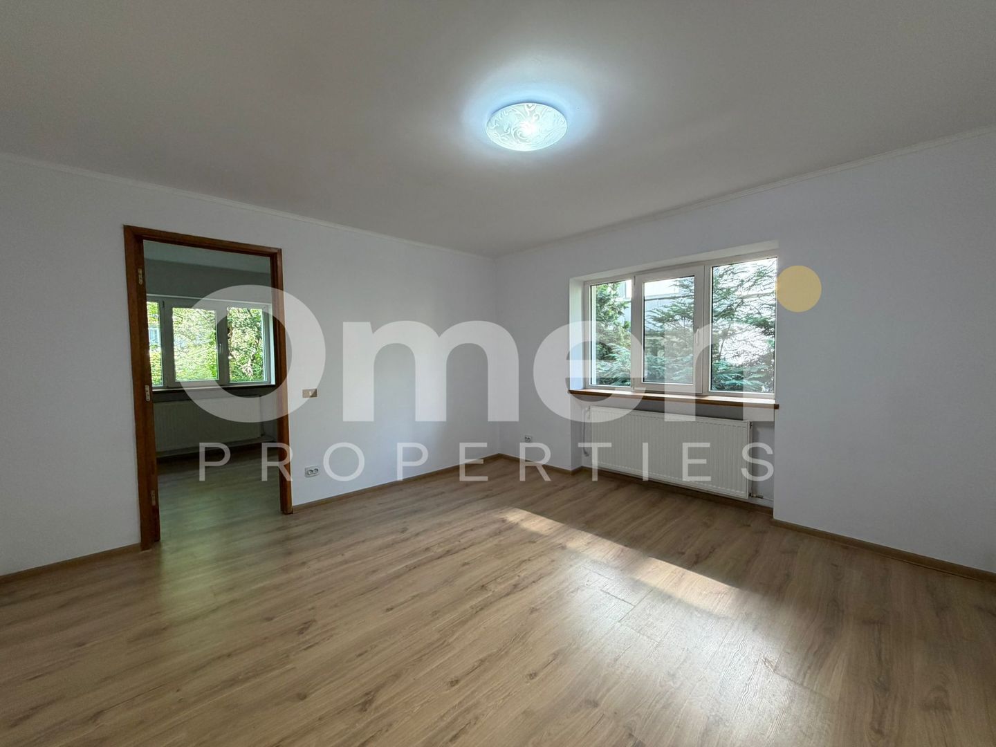Apartament cu 2 camere, situat in zona centrala - Poză 1