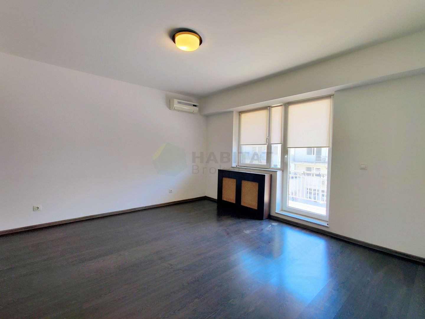 Decomandat, doua bai, loc de parcare in subteran, disponibil imediat - Poză 3