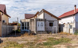Casa la rosu in Zimandcuz Comision 0 - Poză 1
