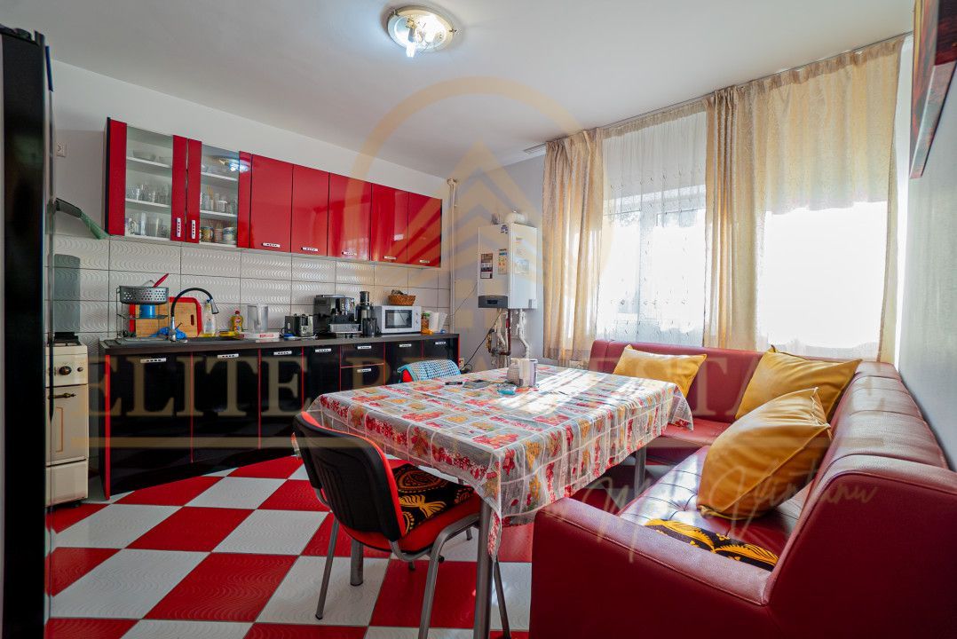 AGIGEA - Casa D+P+1E+M pe un teren de 631 mp cu deschidere la 2 străzi. - Poză 12