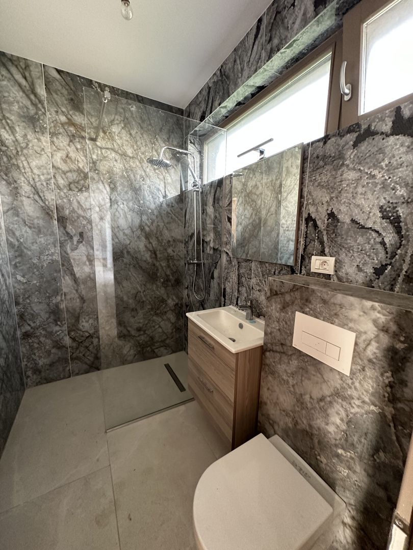 Casa cu 5 camere - Dumbarvita - Poză 22