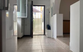 Modificat in 3 camere! Vanzare apartament in Targoviste-Micro 4 - Poză 7