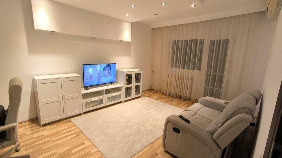 Apartament Luminos, 2 camere, Parcul Tineretului. Parcare. - Poză 1