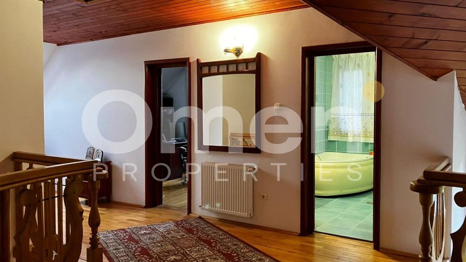 Vilă de închiriat – 260 mp utili, teren 1300 mp, 5 dormitoare, 3 băi, 3 balcoane - Poză 9