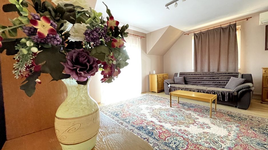 Închiriez apartament 3 camere la vilă – Strand - Poză 1