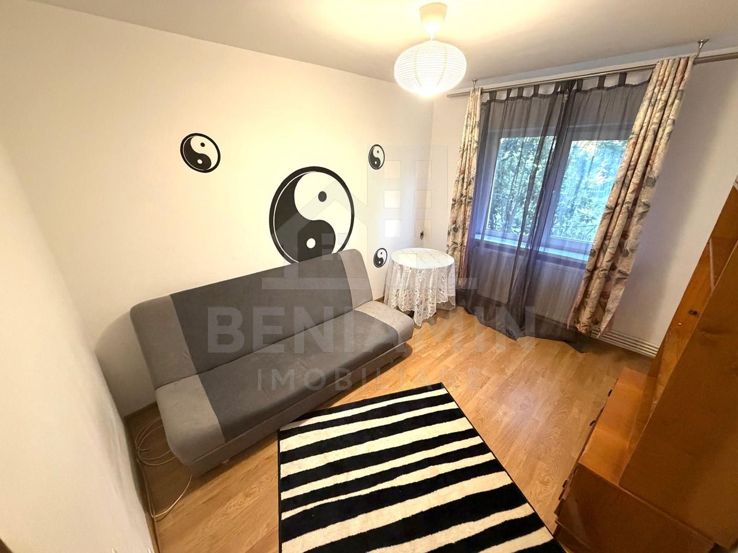 3 camere decomandat cu 2 bai Rovine etajul 3 centrala termica 72mp - Poză 3