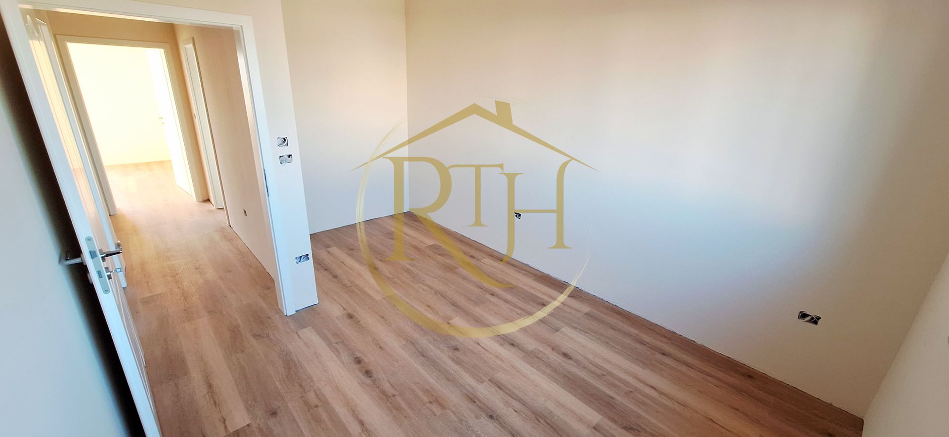 Oferim spre vanzare casa-duplex cu 4 camere si 3 bai situata in Giroc - Poză 17