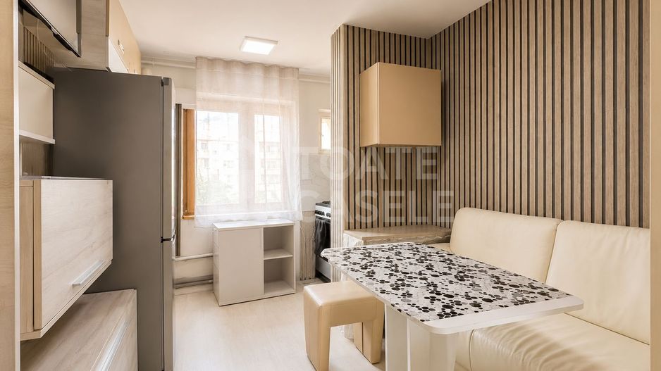 Apartament 3 camere, etajul 2, zona Intre Lacuri - Poză 1