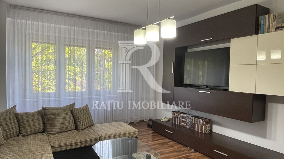 Apartament cu 3 camere | Etaj intermediar | Dacia | Oradea - Poză 1