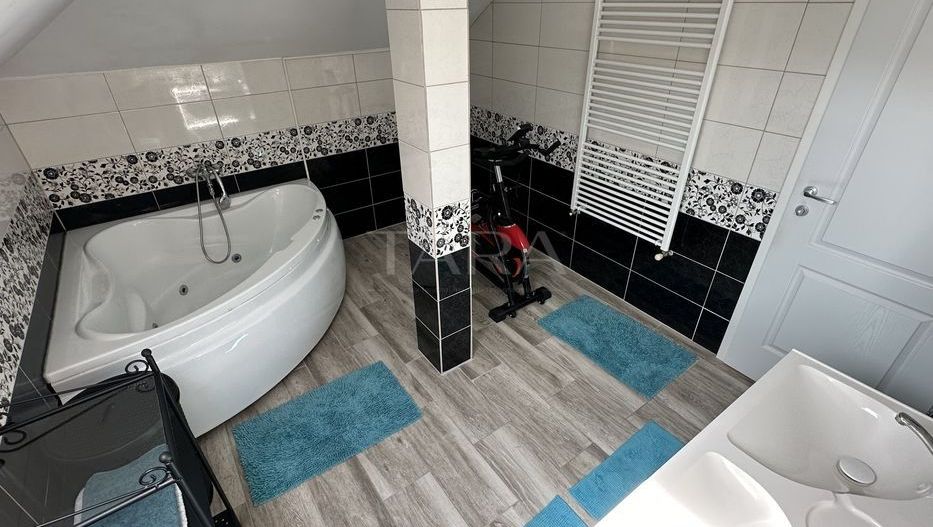 Apartament 4 camere, Floresti, zona Parc Poligon - Poză 6