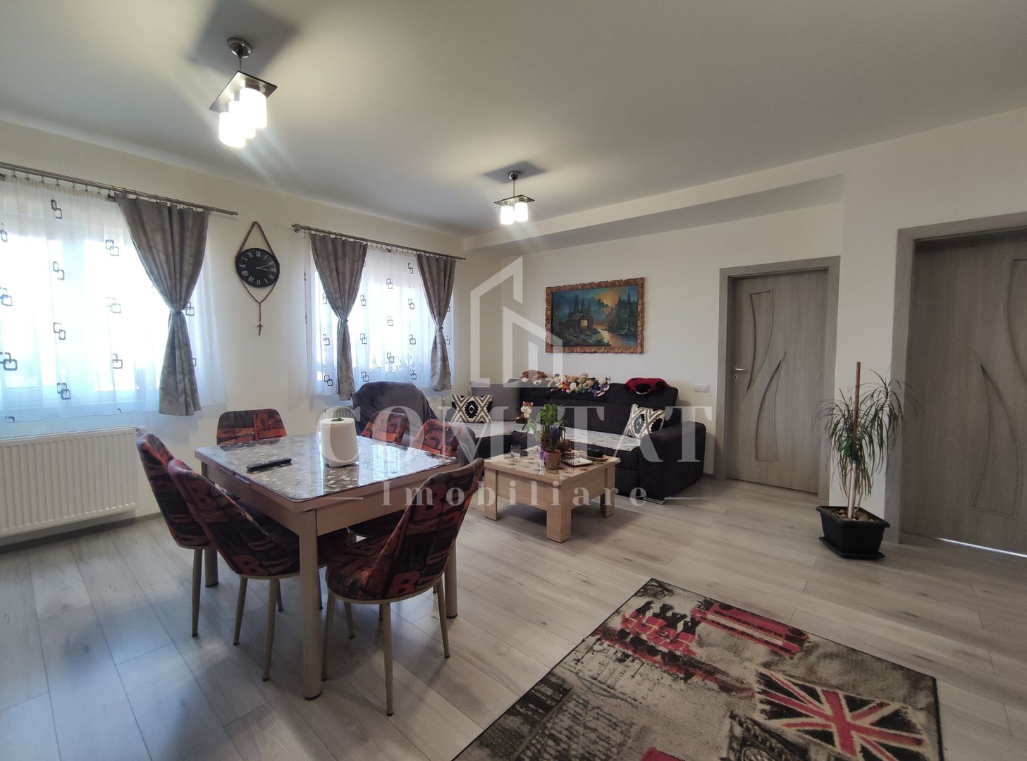 Apartament de vanzare | 3 camere | Zona Sesul de Sus - Poză 1