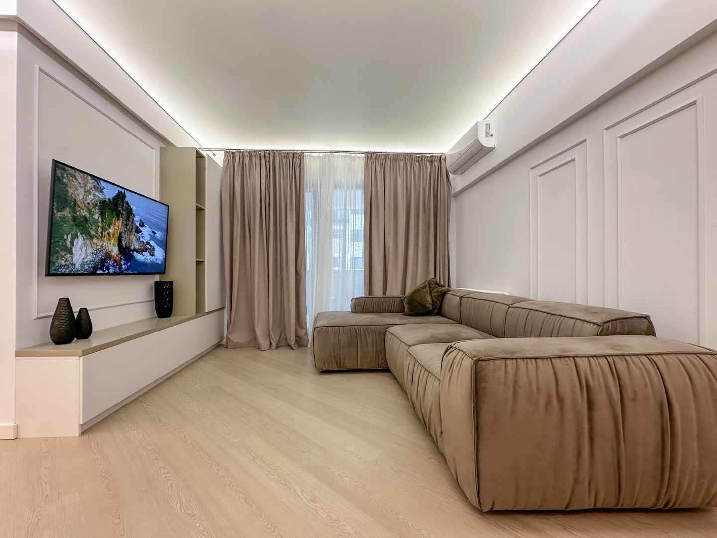 Apartament 3 camere | Prima închiriere | Cortina North | Parcare - Poză 1