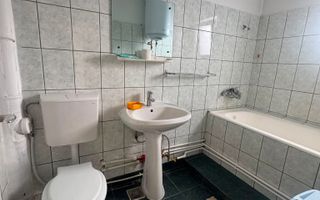 Apartament 2 camere etaj 2 | Traian Spital nr 2 | Mutare imediata - Poză 7