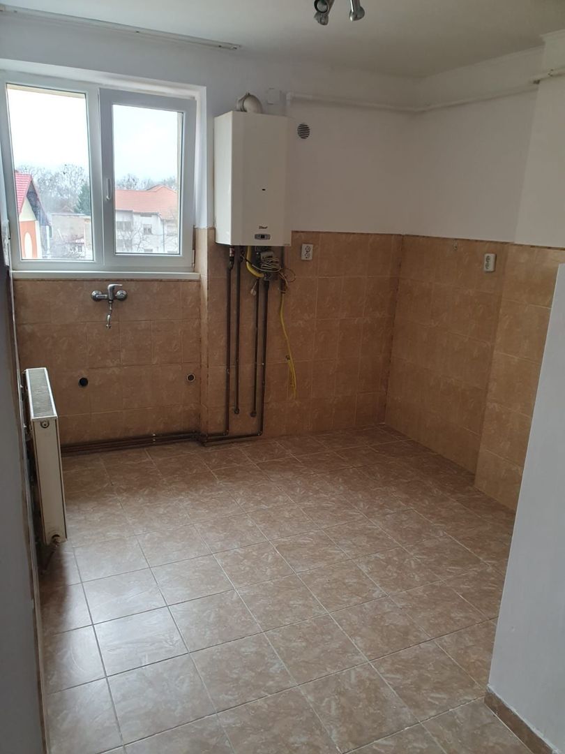 BRASADAS vinde ap 2 cam 38mp etaj 3/3 Lucaciu - Poză 1