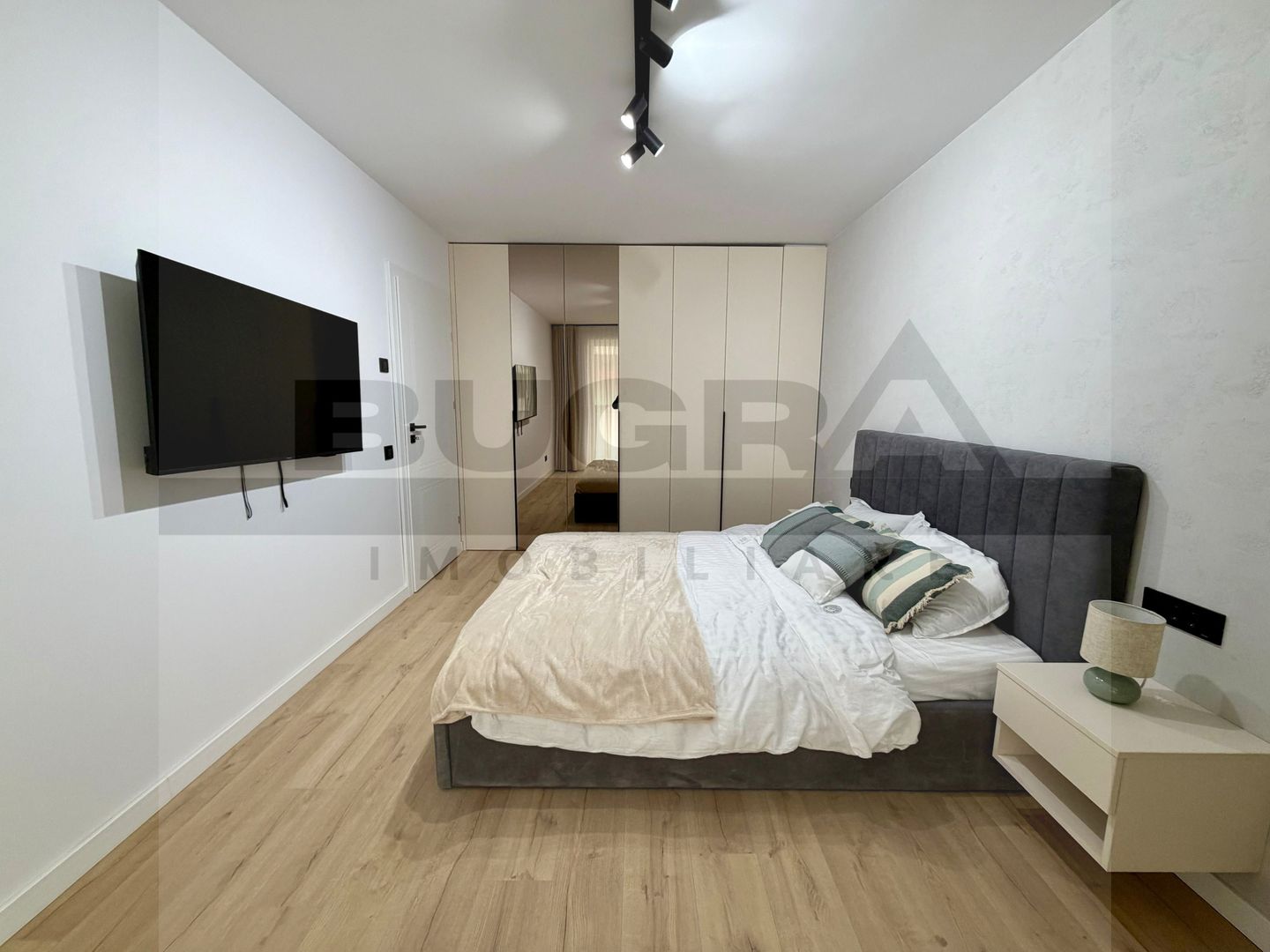 Apartament 2 camere, finisat, parcare, zona Elite - Poză 9