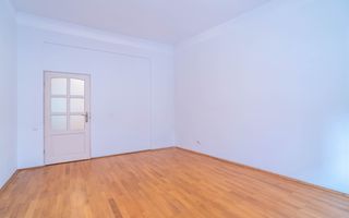 Apartament central, spațios, ideal pentru familie numeroasă. - Poză 8
