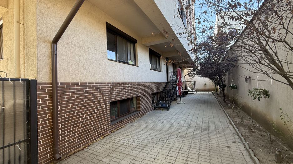 Apartament 58 Mpu + Curte Proprie 167 mp - Imobil 2014 - Poză 4