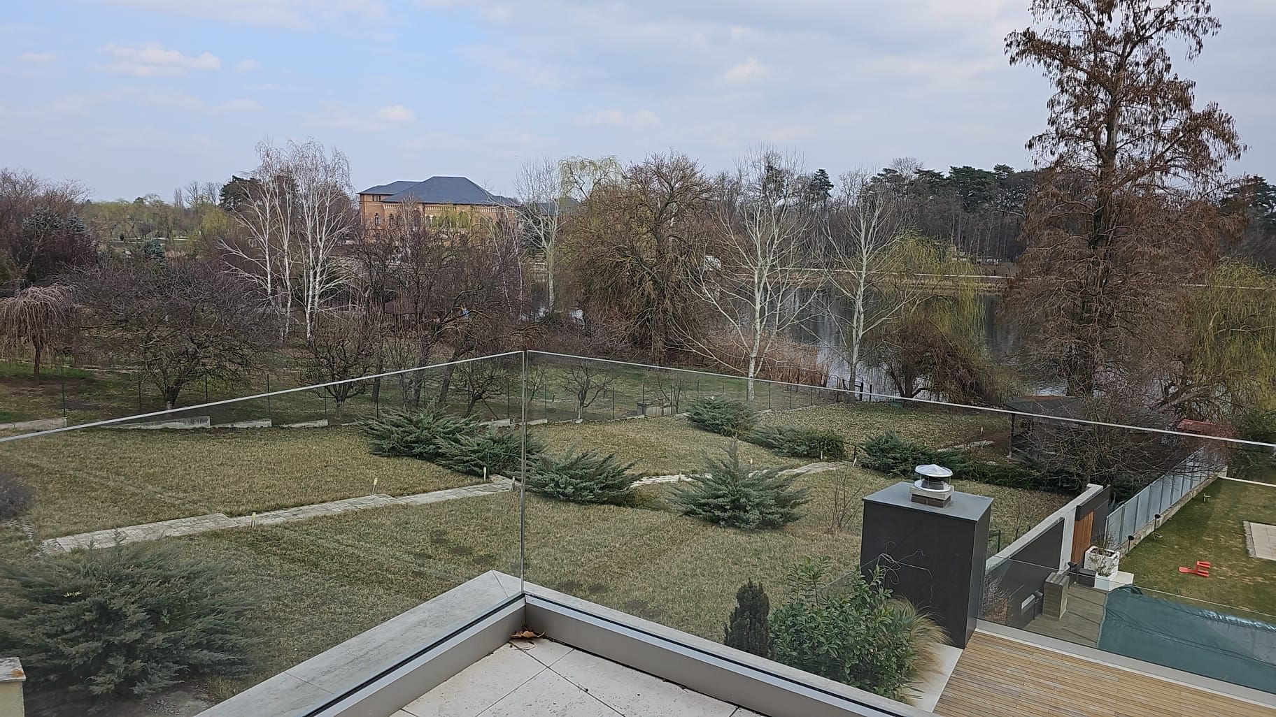 Vila superba în Mogoșoaia cu deschidere la lac - Poză 4