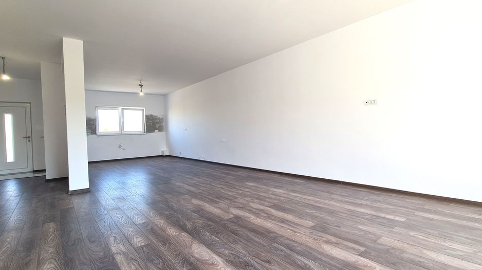 Casa individuala 3 camere finalizata cartier Izvor Tarlungeni Brasov - Poză 7