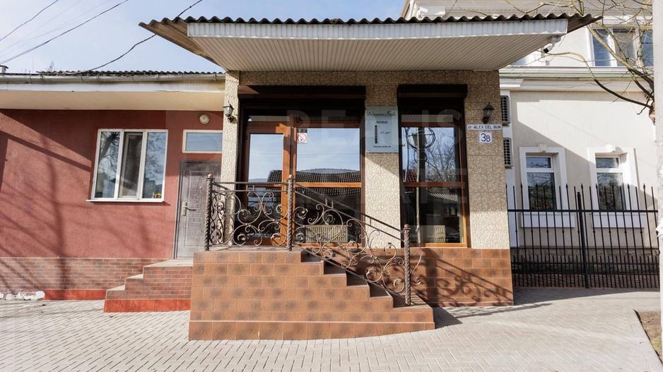 Vânzare, spațiu comercial, 74.2 mp, str. Alexandru cel bun 3B, Centru - Poză 1