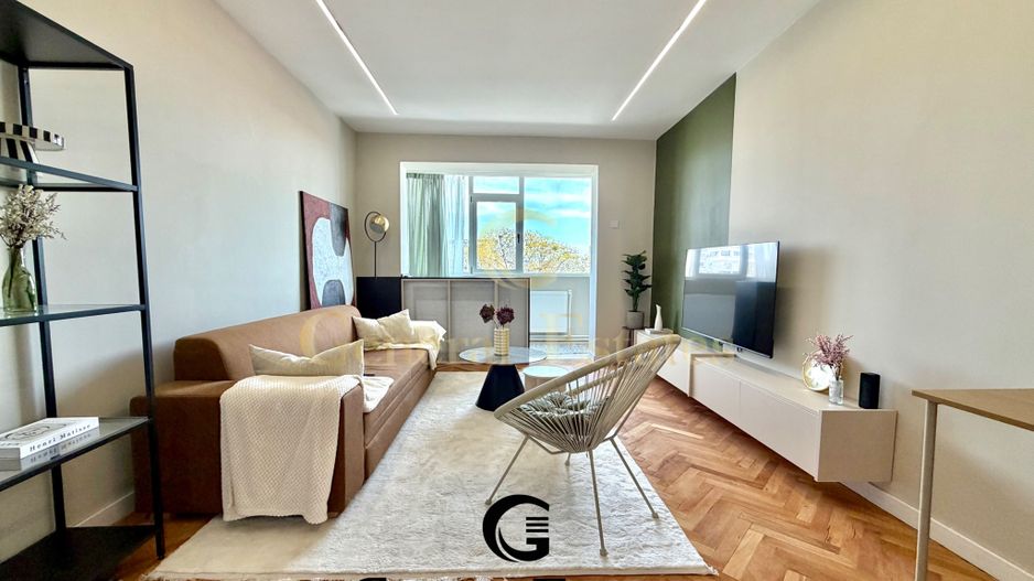 Copou | 2 Camere Decomandat | Lângă Parc | Vedere Panoramică | Renovat - Poză 2