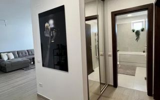 Un apartament în care priveliștea către Tâmpa face parte din experiența de zi cu - Poză 7