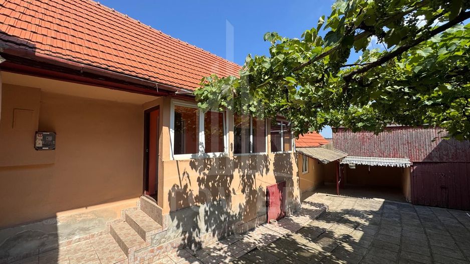 Casă 3 camere de vânzare în Rășinari, Str. Andrei Șaguna – ideală pentru familie - Poză 3