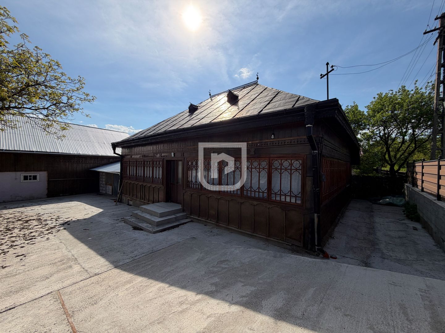 Casa renovata complet, Corlata Centru - Poză 12