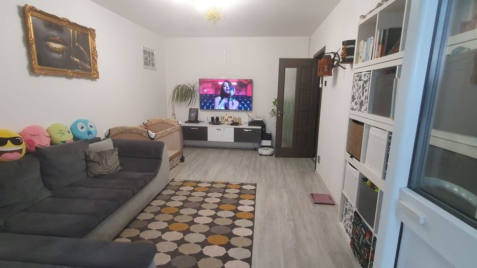 APARTAMENT 3 CAMERE DRUMUL TABEREI BLOC 1974 ETAJ 1 - Poză 2