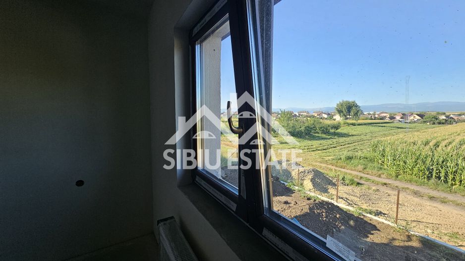 Casa noua 4 dormitoare, spatiu bun pentru familie - Poză 19