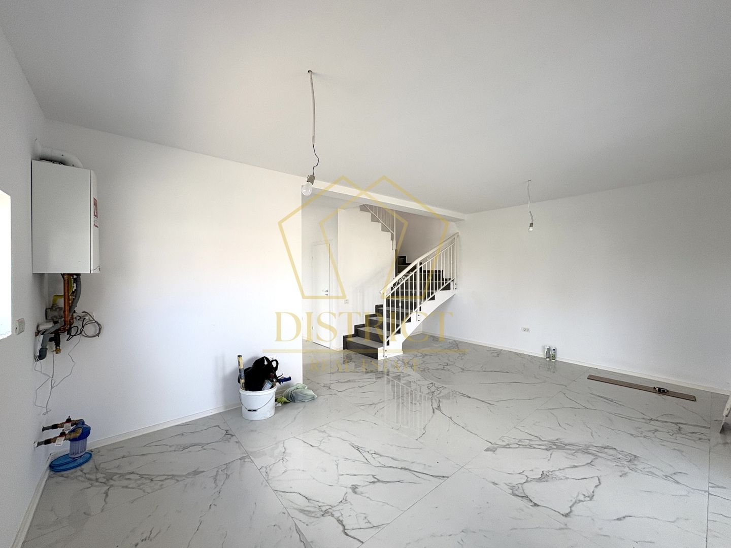 Duplex spațios cu 4 camere si debara |  Mosnita Noua | Sala de Sport - Poză 3