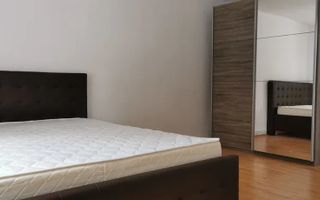 Casă / Vilă cu 4 camere de vânzare în zona Centru - Poză 5