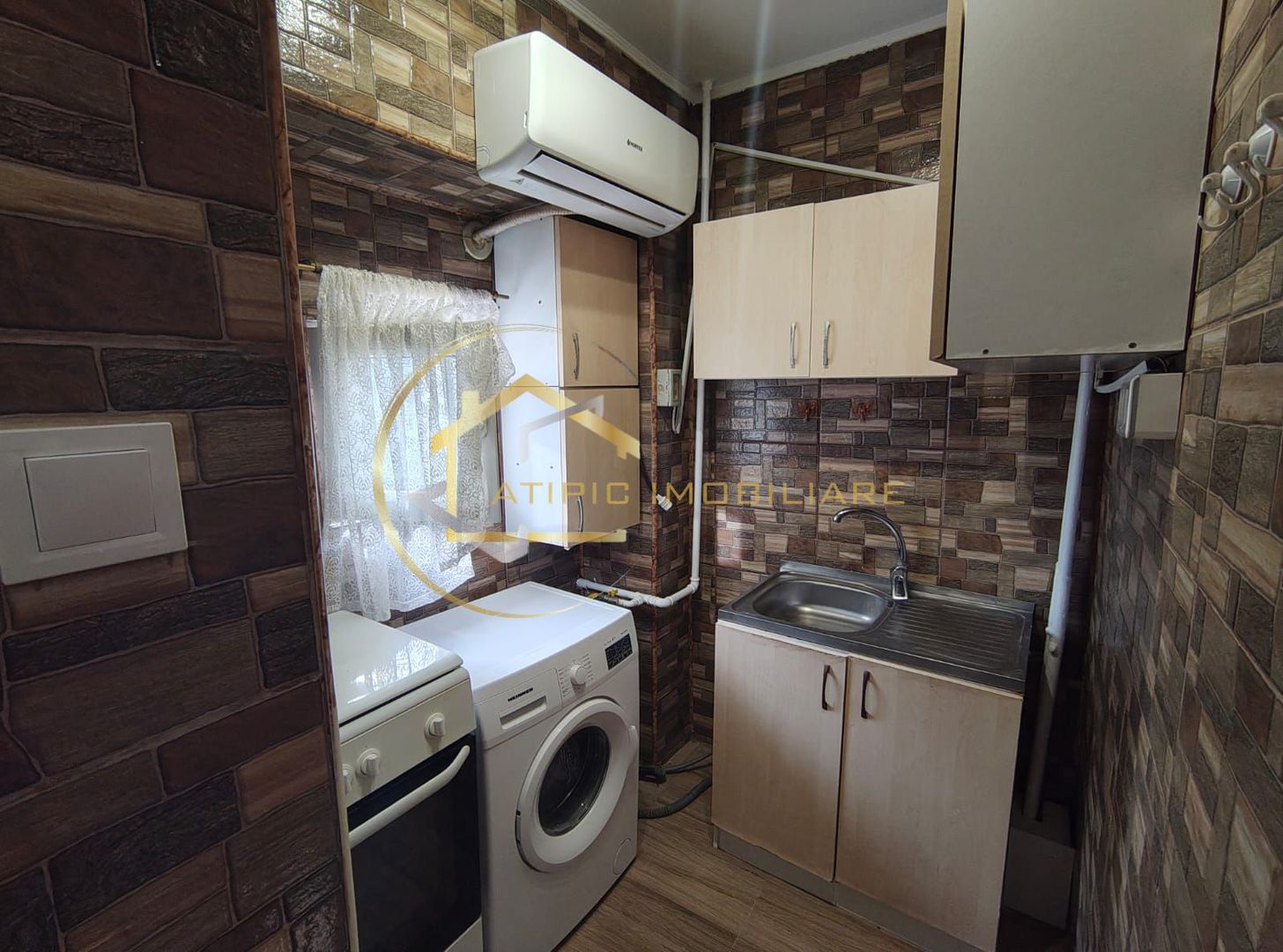 Garsoniera de vanzare etaj 1 in Bd Poitiers - Siraj - Poză 5