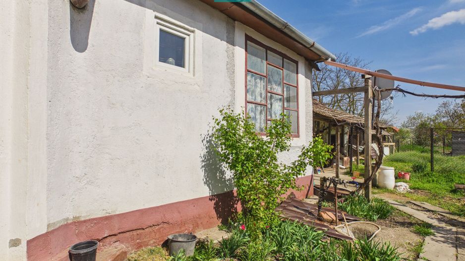 Casă cu 3 camere și 1047 mp în Peregu Mic - Poză 14