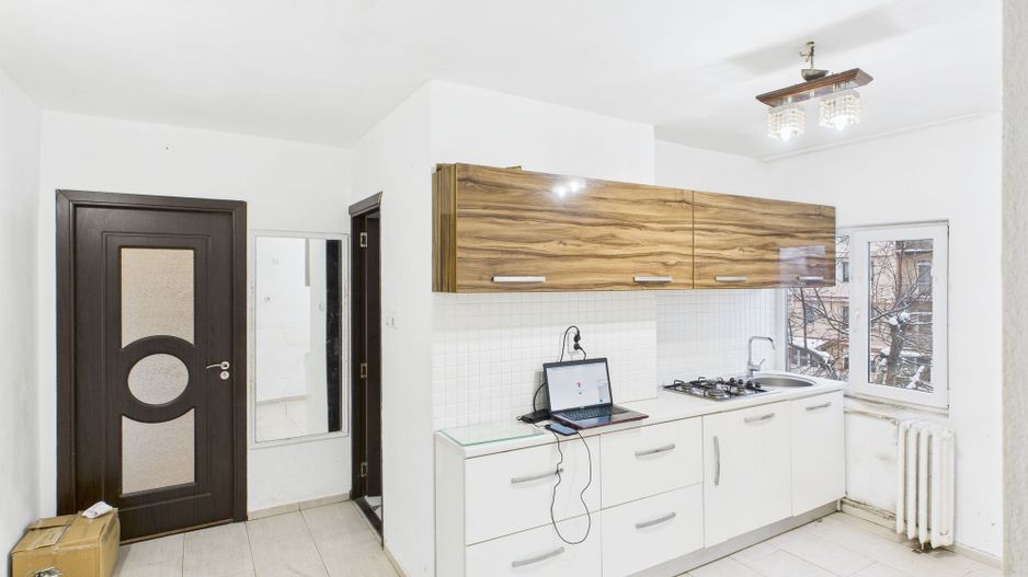 APARTAMENT 3 CAMERE DE VÂNZARE – VELENȚA, CFR - Poză 1