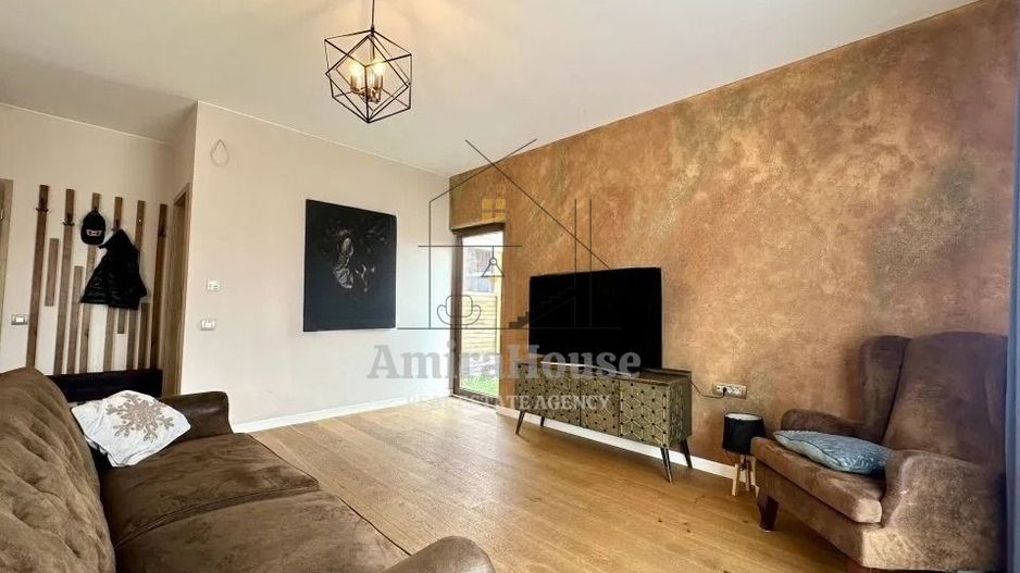 Apartament 3 camere in imobil tip vila, 79 mp, garaj, curte comuna, Gruia - Poză 4